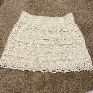 American Rag Cie brand lace mini skirt. Size S

01-11
